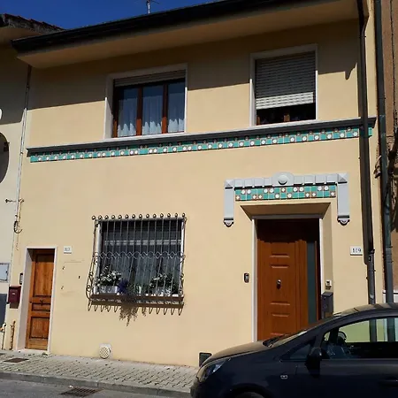Casa Mario Dei Pini * Виареджо