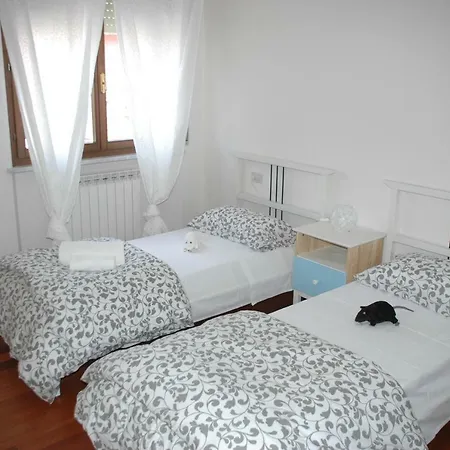Casa Mario Dei Pini Виареджо