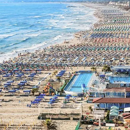 Casa Mario Dei Pini بيت للعطل فياريجيو